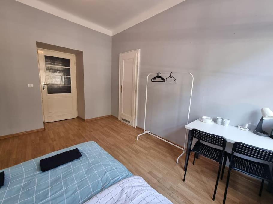 Fantastic Krk - Kr6 Room D Krakkó Kültér fotó